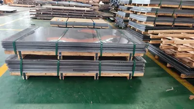 Kho tấm kim loại tại nhà máy